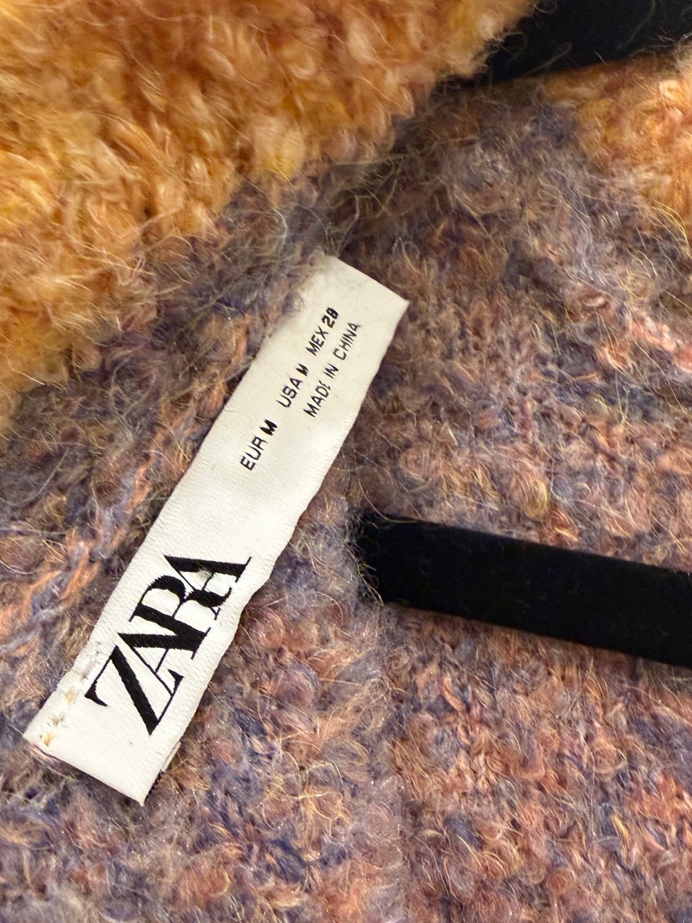 ZARA Cozy Tie-Neck Boucle Sweater in Mauve and Mustard - Picture 2 of 3